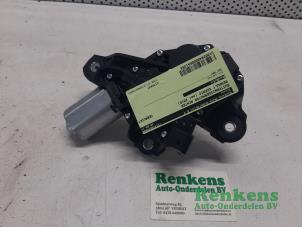 Gebruikte Ruitenwissermotor achter Renault Scénic III (JZ) 1.5 dCi 110 Prijs € 20,00 Margeregeling aangeboden door Renkens Auto-Onderdelen B.V.