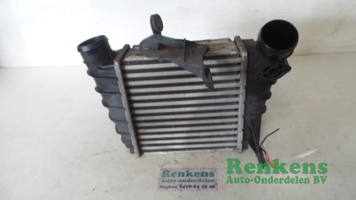 Gebruikte Intercooler Volkswagen Polo IV (9N1/2/3) 1.4 TDI 80 Prijs € 40,00 Margeregeling aangeboden door Renkens Auto-Onderdelen B.V.