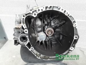 Gebruikte Versnellingsbak Renault Megane II Grandtour (KM) 1.9 dCi 130 Prijs € 300,00 Margeregeling aangeboden door Renkens Auto-Onderdelen B.V.