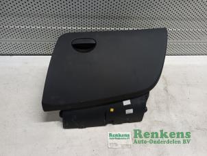 Gebruikte Dashboardkastje Seat Altea (5P1) 2.0 TDI 16V Prijs € 30,00 Margeregeling aangeboden door Renkens Auto-Onderdelen B.V.