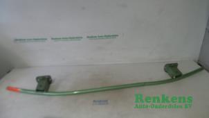 Gebruikte Bumperframe achter Opel Agila (B) 1.2 16V Prijs € 25,00 Margeregeling aangeboden door Renkens Auto-Onderdelen B.V.