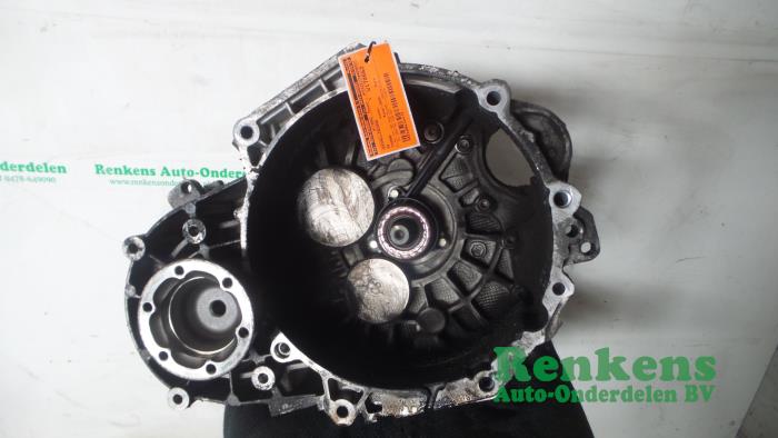 Gebruikte Versnellingsbak Volkswagen Touran (1T1/T2) 2.0 TDI DPF Prijs € 300,00 Margeregeling aangeboden door Renkens Auto-Onderdelen B.V.