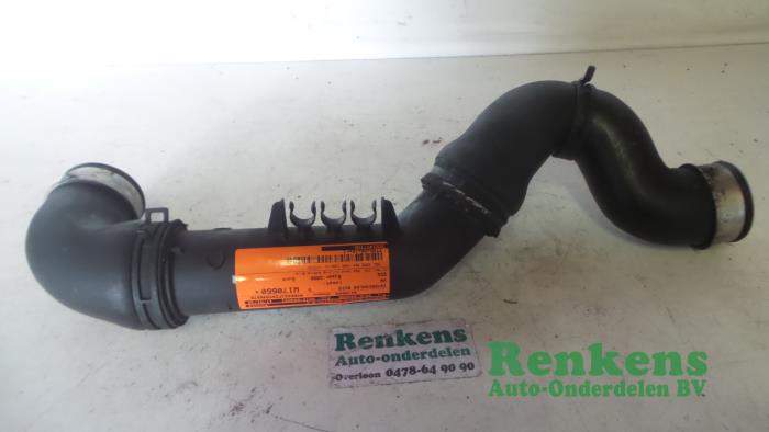 Gebruikte Intercooler Buis Volkswagen Eos (1F7/F8) 2.0 TDI DPF Prijs € 40,00 Margeregeling aangeboden door Renkens Auto-Onderdelen B.V.