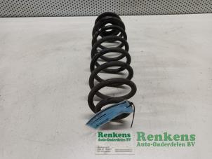 Gebruikte Schroefveer achter Volkswagen Eos (1F7/F8) 2.0 TDI DPF Prijs € 20,00 Margeregeling aangeboden door Renkens Auto-Onderdelen B.V.
