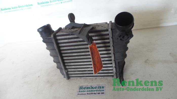 Gebruikte Intercooler Seat Ibiza III (6L1) 1.4 TDI 80 Prijs € 40,00 Margeregeling aangeboden door Renkens Auto-Onderdelen B.V.
