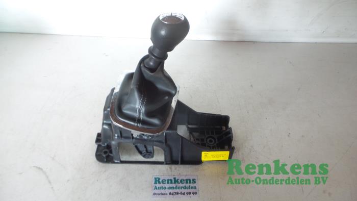 Gebruikte Versnellingspook Renault Megane III Grandtour (KZ) 1.5 dCi 110 Prijs € 50,00 Margeregeling aangeboden door Renkens Auto-Onderdelen B.V.