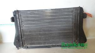 Gebruikte Intercooler Volkswagen Touran (1T1/T2) 2.0 TDI 16V 136 Prijs € 50,00 Margeregeling aangeboden door Renkens Auto-Onderdelen B.V.