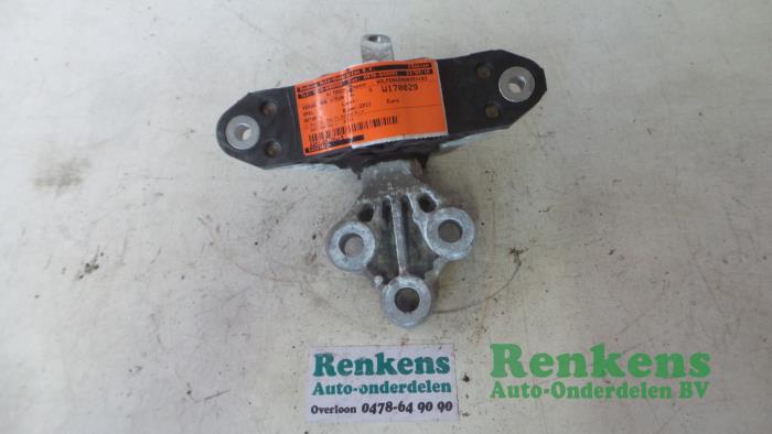 Gebruikte Versnellingsbak Steun Opel Astra J (PC6/PD6/PE6/PF6) 1.4 16V ecoFLEX Prijs € 25,00 Margeregeling aangeboden door Renkens Auto-Onderdelen B.V.