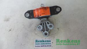 Gebruikte Versnellingsbak Steun Opel Astra J (PC6/PD6/PE6/PF6) 1.4 16V ecoFLEX Prijs € 25,00 Margeregeling aangeboden door Renkens Auto-Onderdelen B.V.