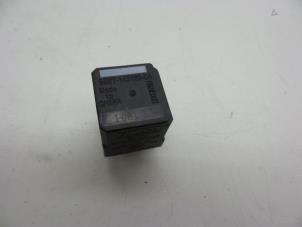 Gebruikte Relais Volvo V70 (BW) 2.5 T 20V Prijs € 25,00 Margeregeling aangeboden door Auto Demontage Elferink B.V.