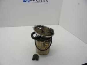 Gebruikte Tank element Pomp Opel Corsa B (73/78/79) 1.4 Joy,Sport,GLS 16V Ecotec Prijs € 40,00 Margeregeling aangeboden door Auto Demontage Elferink B.V.