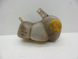 Gebruikte Expansievat Opel Astra F (53/54/58/59) 1.6i Prijs € 25,00 Margeregeling aangeboden door Auto Demontage Elferink B.V.