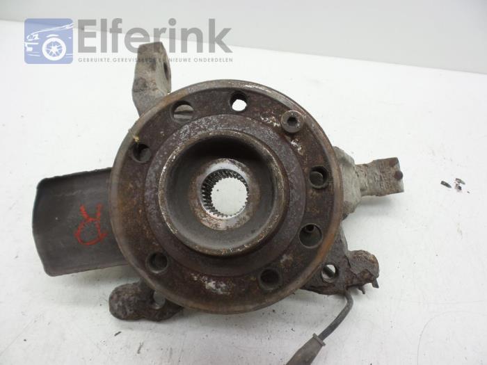 Knuckle, front right Opel Zafira B