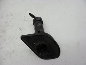 Gebruikte Koplamp Sproeier Saab 9-3 II Sport Sedan (YS3F) 1.8t 16V Prijs € 25,00 Margeregeling aangeboden door Auto Demontage Elferink B.V.