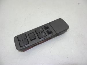 Gebruikte Elektrisch Raam Schakelaar Volvo S40 (VS) 1.8 16V Prijs € 40,00 Margeregeling aangeboden door Auto Demontage Elferink B.V.
