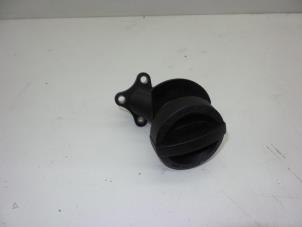 Gebruikte Oliedop Volvo S60 II (FS) 2.0 D3 20V Prijs € 25,00 Margeregeling aangeboden door Auto Demontage Elferink B.V.