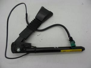 Gebruikte Gordelspanner links Opel Combo (Corsa C) 1.3 CDTI 16V Prijs € 50,00 Margeregeling aangeboden door Auto Demontage Elferink B.V.