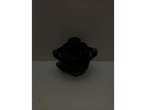 Gebruikte Dynamo Saab 9-5 Estate (YS3E) 3.0 TiD V6 24V Prijs € 50,00 Margeregeling aangeboden door Auto Demontage Elferink B.V.