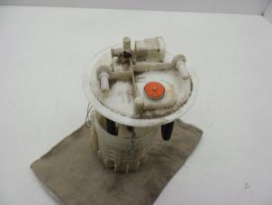 Gebruikte Tank element Pomp Opel Vivaro 1.9 DI Prijs € 40,00 Margeregeling aangeboden door Auto Demontage Elferink B.V.
