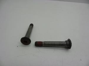 Gebruikte Bouten set Saab 9-3 Prijs € 25,00 Margeregeling aangeboden door Auto Demontage Elferink B.V.