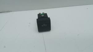 Gebruikte Schakelaar Opel Vectra B (36) 2.0 16V Ecotec Prijs € 25,00 Margeregeling aangeboden door Auto Demontage Elferink B.V.