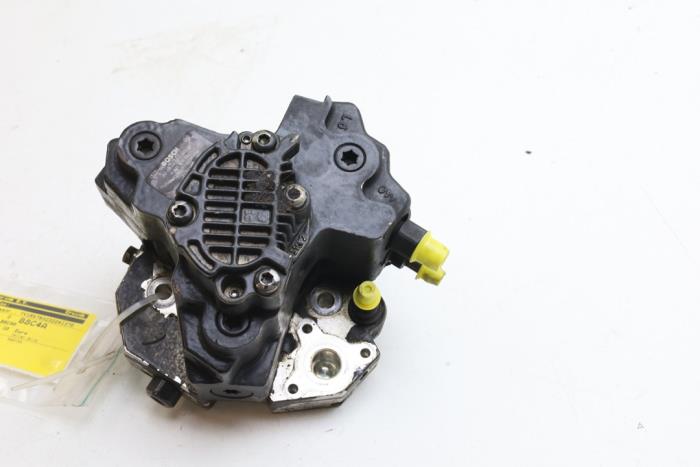 Gebruikte Dieselpomp Volvo S60 I (RS/HV) 2.4 D5 20V Prijs € 100,00 Margeregeling aangeboden door Auto Demontage Elferink B.V.