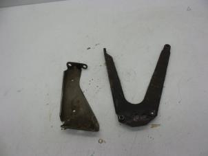 Gebruikte Motorsteun Saab 99 Prijs € 25,00 Margeregeling aangeboden door Auto Demontage Elferink B.V.