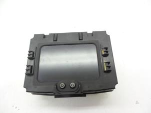 Gebruikte Display Interieur Opel Zafira (F75) 2.0 DTI 16V Prijs € 25,00 Margeregeling aangeboden door Auto Demontage Elferink B.V.