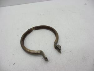 Gebruikte Uitlaatsteun Volvo XC60 I (DZ) 2.0 D3 16V Prijs € 25,00 Margeregeling aangeboden door Auto Demontage Elferink B.V.