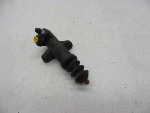 Gebruikte Koppeling Hulp Cilinder Volvo S40 (VS) 1.8 16V Prijs € 25,00 Margeregeling aangeboden door Auto Demontage Elferink B.V.