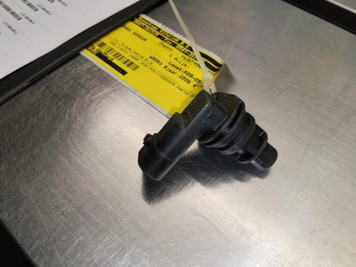 Gebruikte Sensor Nokkenas Saab 9-5 (YS3E) 1.9 TiD 16V Prijs € 25,00 Margeregeling aangeboden door Auto Demontage Elferink B.V.