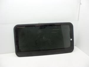 Gebruikte Schuifdak Glas Saab 9-5 Estate (YS3E) 2.3 Turbo 16V Aero Prijs € 75,00 Margeregeling aangeboden door Auto Demontage Elferink B.V.