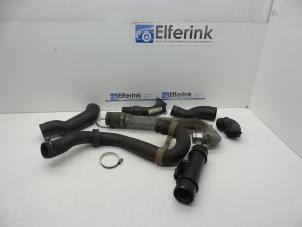 Gebruikte Intercooler Buis Opel Astra H GTC (L08) 2.0 16V Turbo OPC Prijs € 150,00 Margeregeling aangeboden door Auto Demontage Elferink B.V.