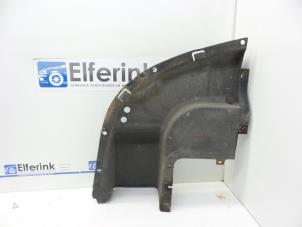 Gebruikte Bodem beschermplaat Saab 9000 CS 2.0i 16V CS,CSE Prijs € 25,00 Margeregeling aangeboden door Auto Demontage Elferink B.V.