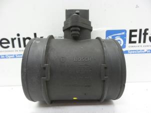 Gebruikte Luchtmassameter Saab 9-5 Estate (YS3E) 2.2 TiD 16V Prijs € 75,00 Margeregeling aangeboden door Auto Demontage Elferink B.V.