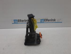 Gebruikte Krik Saab 9-7X 5.3i V8 AWD Prijs € 40,00 Margeregeling aangeboden door Auto Demontage Elferink B.V.