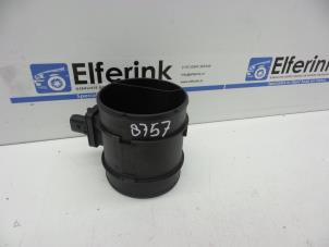 Gebruikte Luchtmassameter Opel Insignia Sports Tourer 2.0 CDTI 16V Prijs € 25,00 Margeregeling aangeboden door Auto Demontage Elferink B.V.