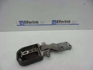 Gebruikte Motorsteun Volvo V40 (MV) 2.0 T2 16V Prijs € 25,00 Margeregeling aangeboden door Auto Demontage Elferink B.V.