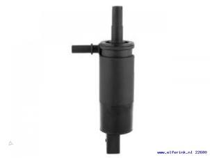 Nieuwe Ruitensproeierpomp voor Volvo V70 Prijs € 30,25 Inclusief btw aangeboden door Auto Demontage Elferink B.V.