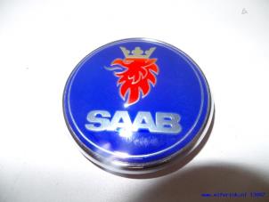 Nieuwe Embleem Saab 9-3 03- Prijs € 18,15 Inclusief btw aangeboden door Auto Demontage Elferink B.V.