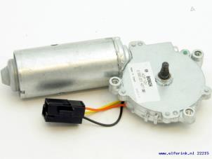 Nieuwe Ruitenwissermotor achter Volvo V70 Prijs € 121,00 Inclusief btw aangeboden door Auto Demontage Elferink B.V.