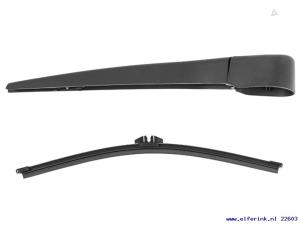 Nieuwe Ruitenwisserarm achter Volvo V40 Prijs € 21,18 Inclusief btw aangeboden door Auto Demontage Elferink B.V.