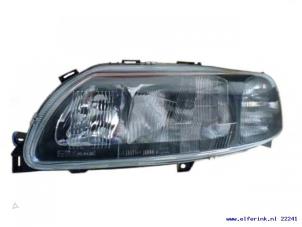 Nieuwe Linker Koplamp Volvo S60 Prijs € 145,20 Inclusief btw aangeboden door Auto Demontage Elferink B.V.