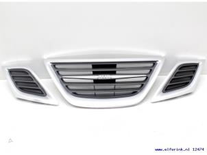 Nieuwe Grille Saab 9-3 03- Prijs € 399,30 Inclusief btw aangeboden door Auto Demontage Elferink B.V.