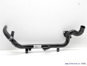 Nieuwe Waterpijp Saab 9-3 03- Prijs € 381,15 Inclusief btw aangeboden door Auto Demontage Elferink B.V.