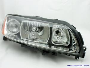 Nieuwe Rechter Koplamp Volvo V70 Prijs € 175,45 Inclusief btw aangeboden door Auto Demontage Elferink B.V.