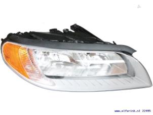 Nieuwe Koplamp rechts Volvo V70 Prijs € 242,00 Inclusief btw aangeboden door Auto Demontage Elferink B.V.