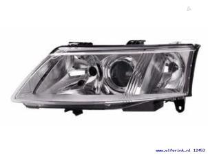 Nieuwe Koplamp links Saab 9-3 03- Prijs € 205,70 Inclusief btw aangeboden door Auto Demontage Elferink B.V.
