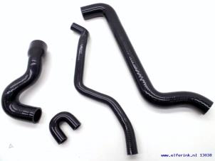 Nieuwe Koelwaterslang Saab 9-5 Prijs € 121,00 Inclusief btw aangeboden door Auto Demontage Elferink B.V.