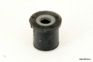 Nieuwe Dynamosteun onder Saab 900 Prijs € 3,63 Inclusief btw aangeboden door Auto Demontage Elferink B.V.